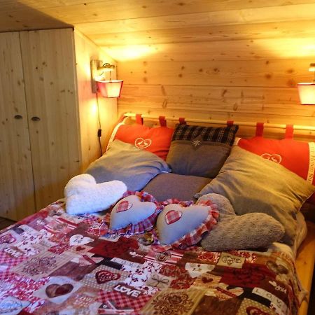 Charmant Mazot Savoyard A Hauteluce: Ideal Pour Couple, Proche Commerces Et Ski, Bien Equipe - Fr-1-342-263 Exteriör bild